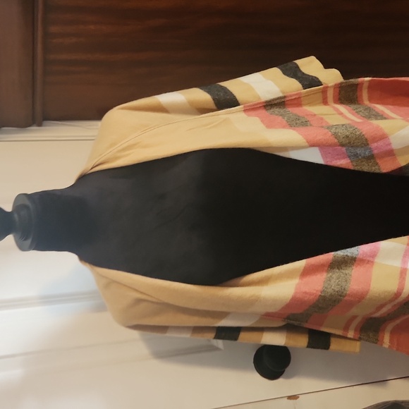 Throw Cover - Picture 2 of 3